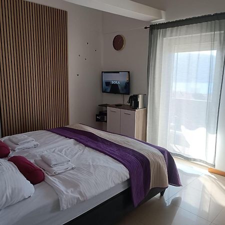 Apartments Pongrac Cres Luaran gambar